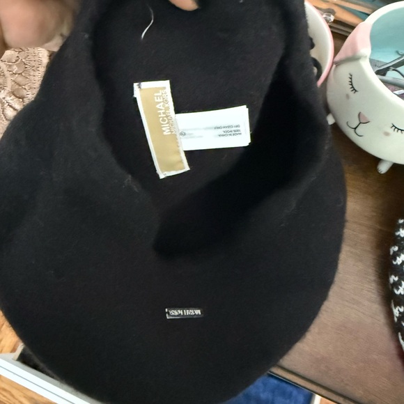 MICHAEL Michael Kors Classic Black Beret - Picture 4 of 5